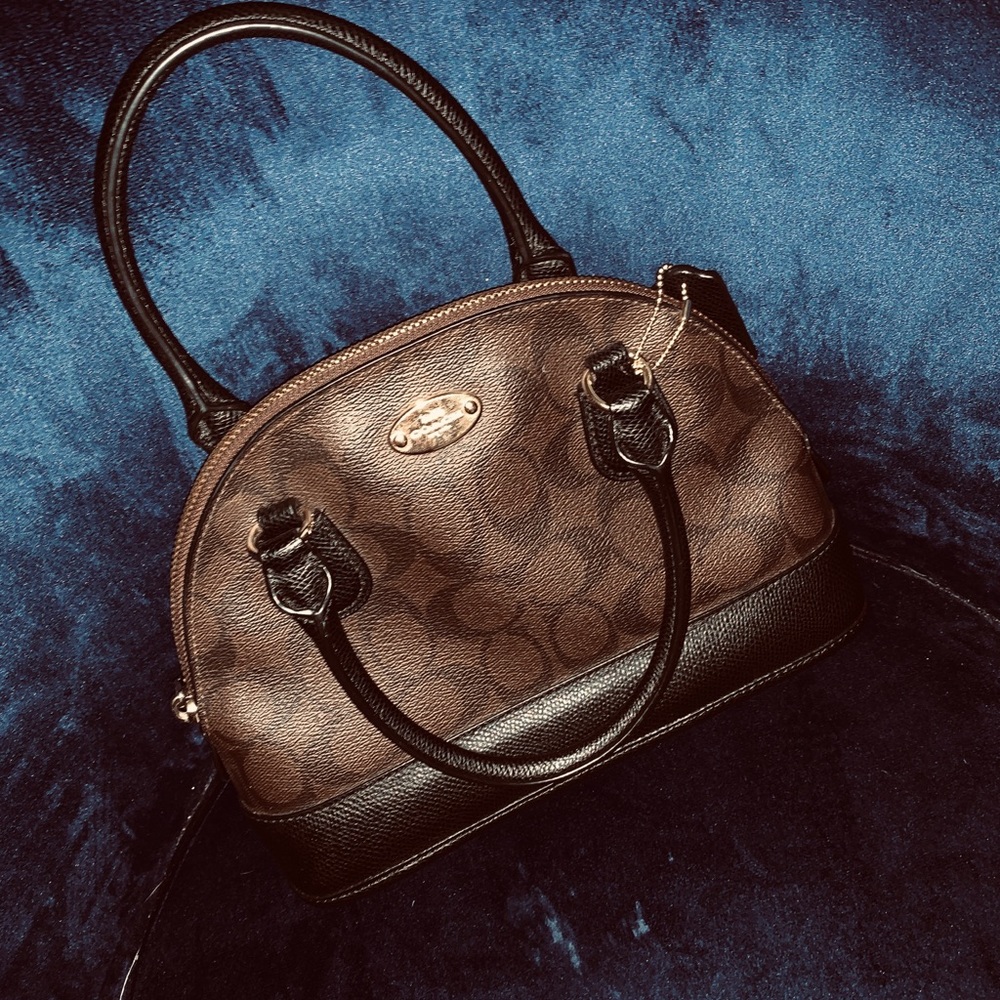 Coach logo purse with strap 👜